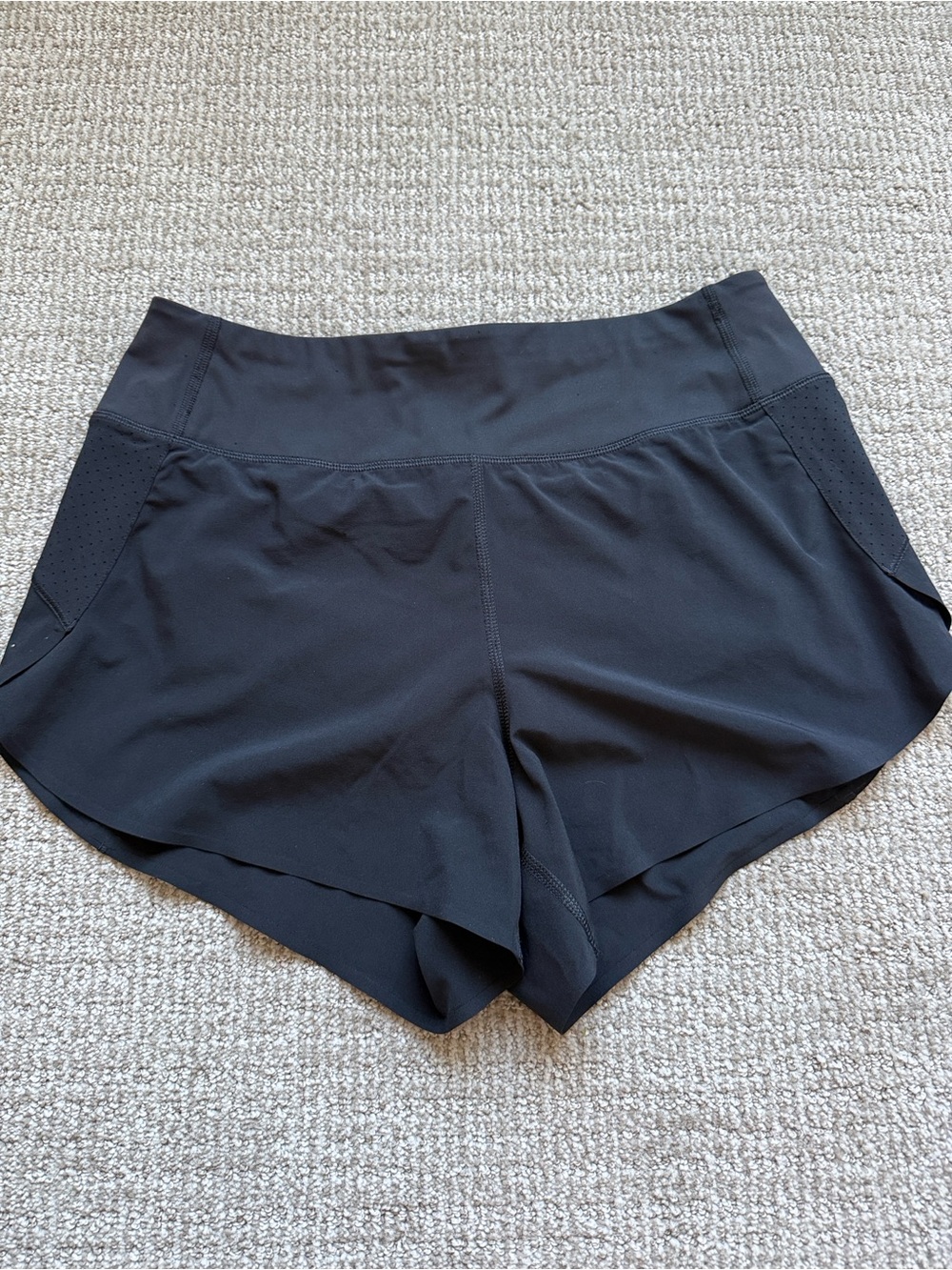 Athleta Black Run With It 3.5" Shorts